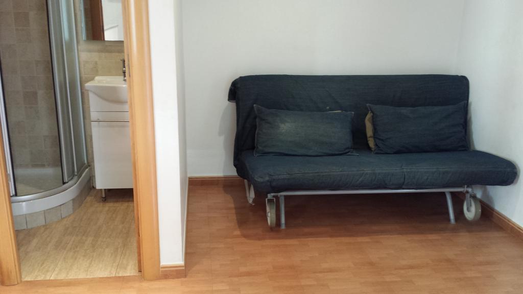 Aapartments In City Center Barcelona Room photo